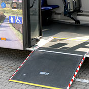 Bild: Fahrzeugausstattung, z.B. Rollstuhlrampe